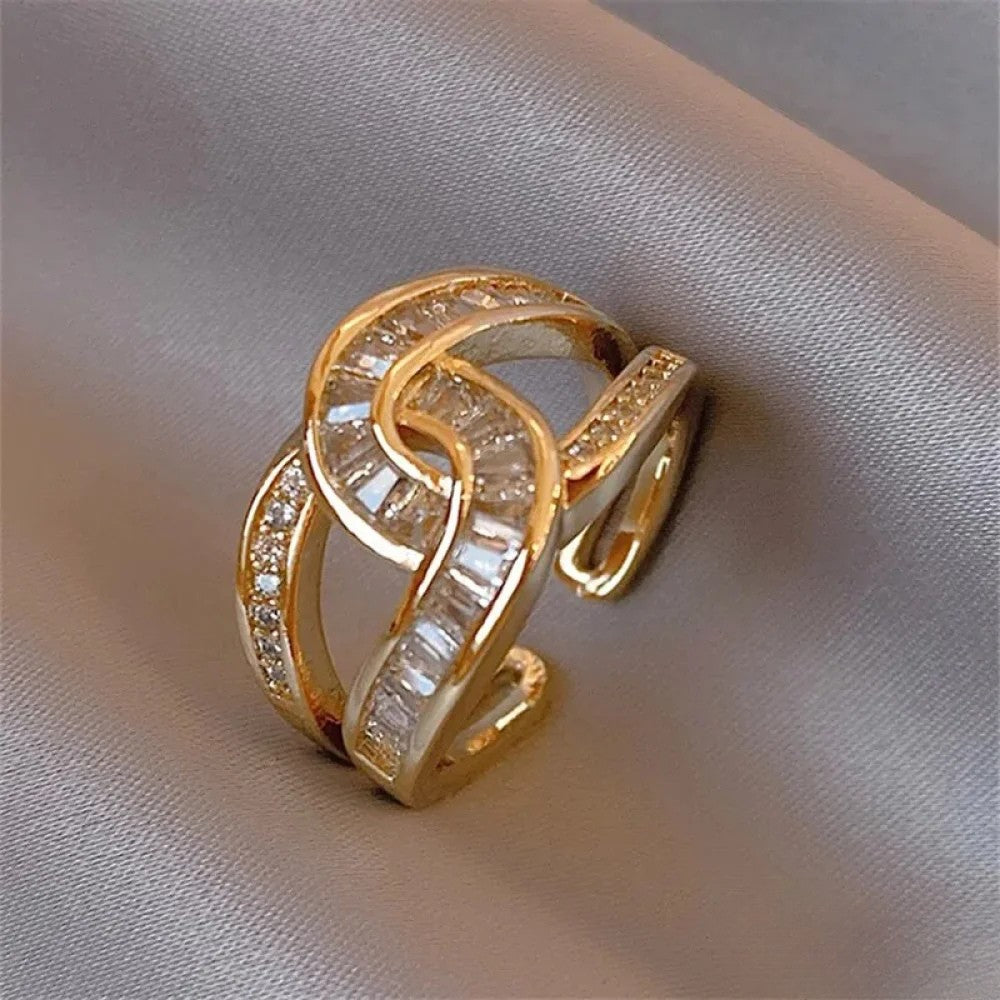 Chic Knot Design Ring