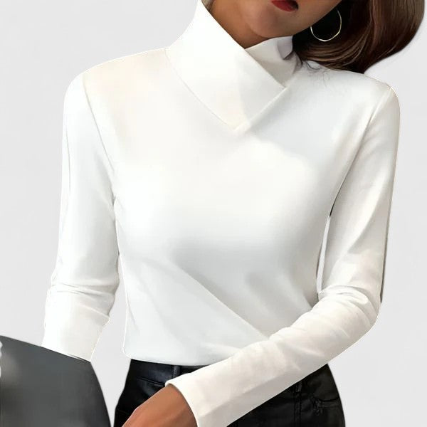 Yulienne | Sophisticated Turtleneck