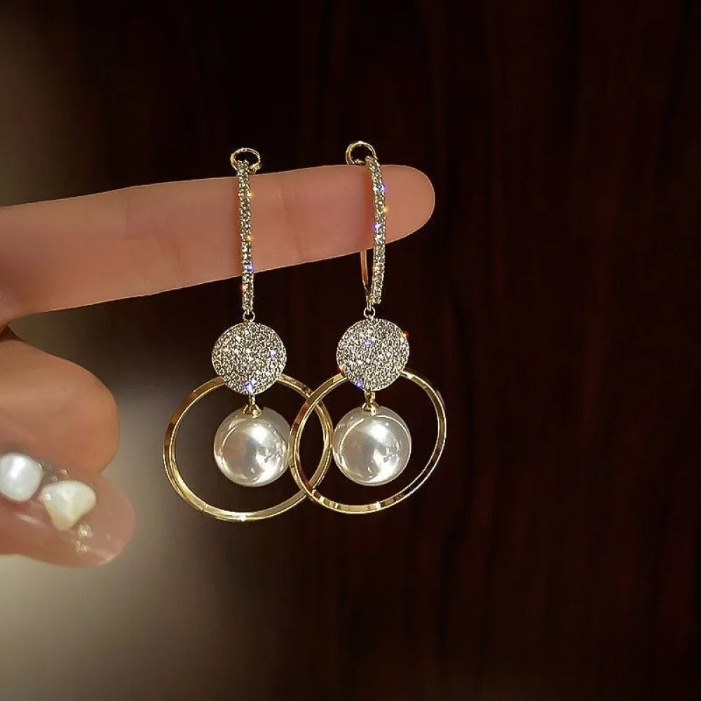 Chic Pearl Earrings Adorned with Dazzling Zircon Accents