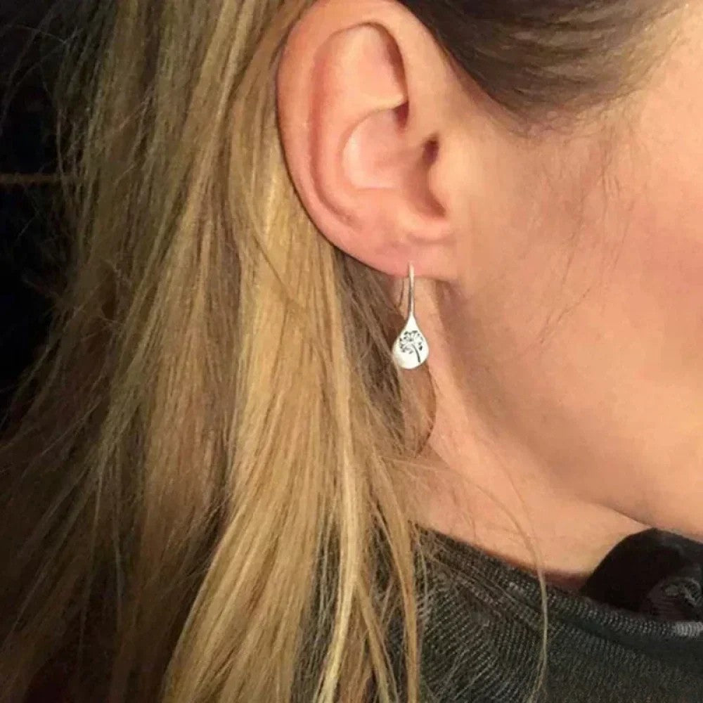 Chic Silver Earrings Featuring Dandelion Leaf Design