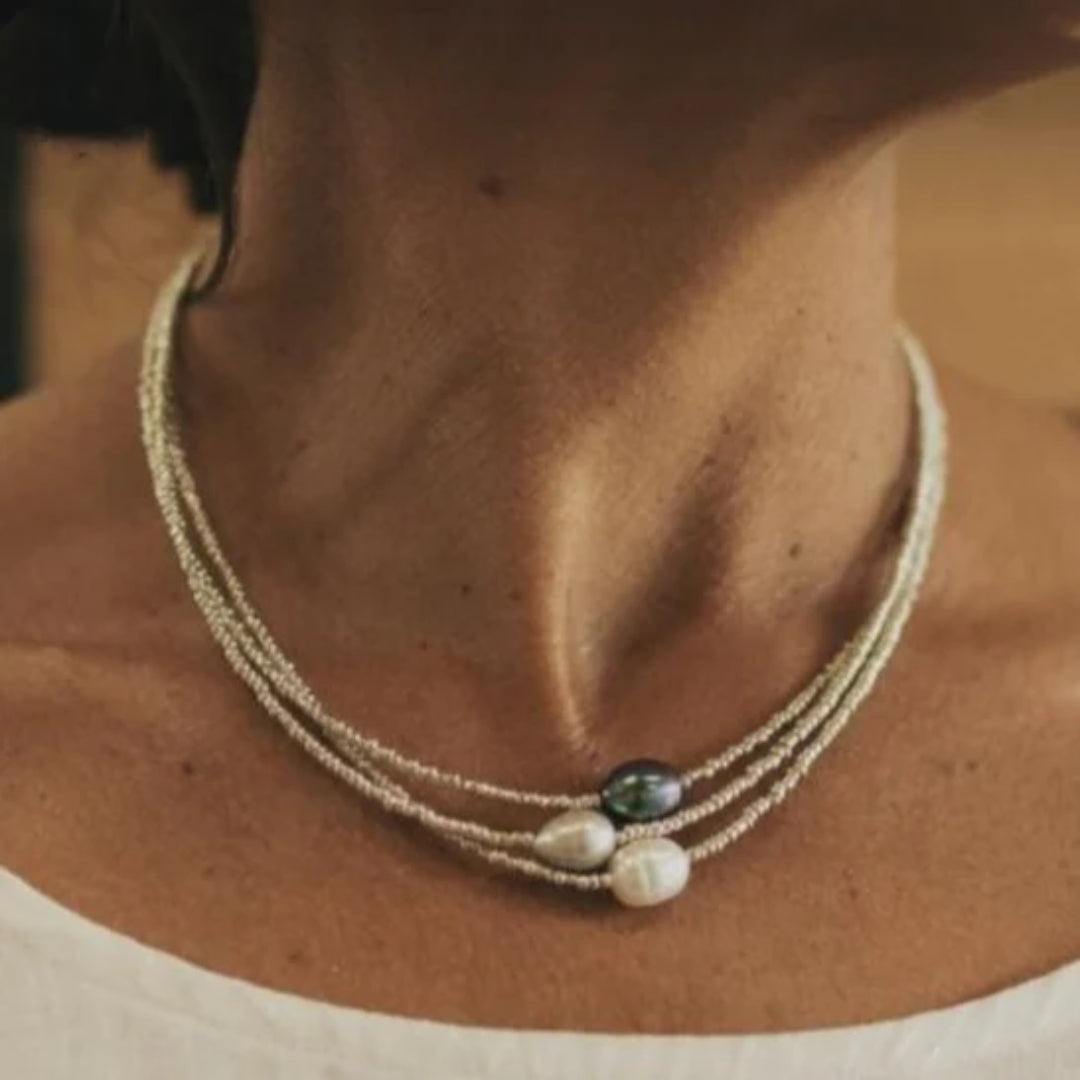 Classic Pearl Necklace - Vintage Style