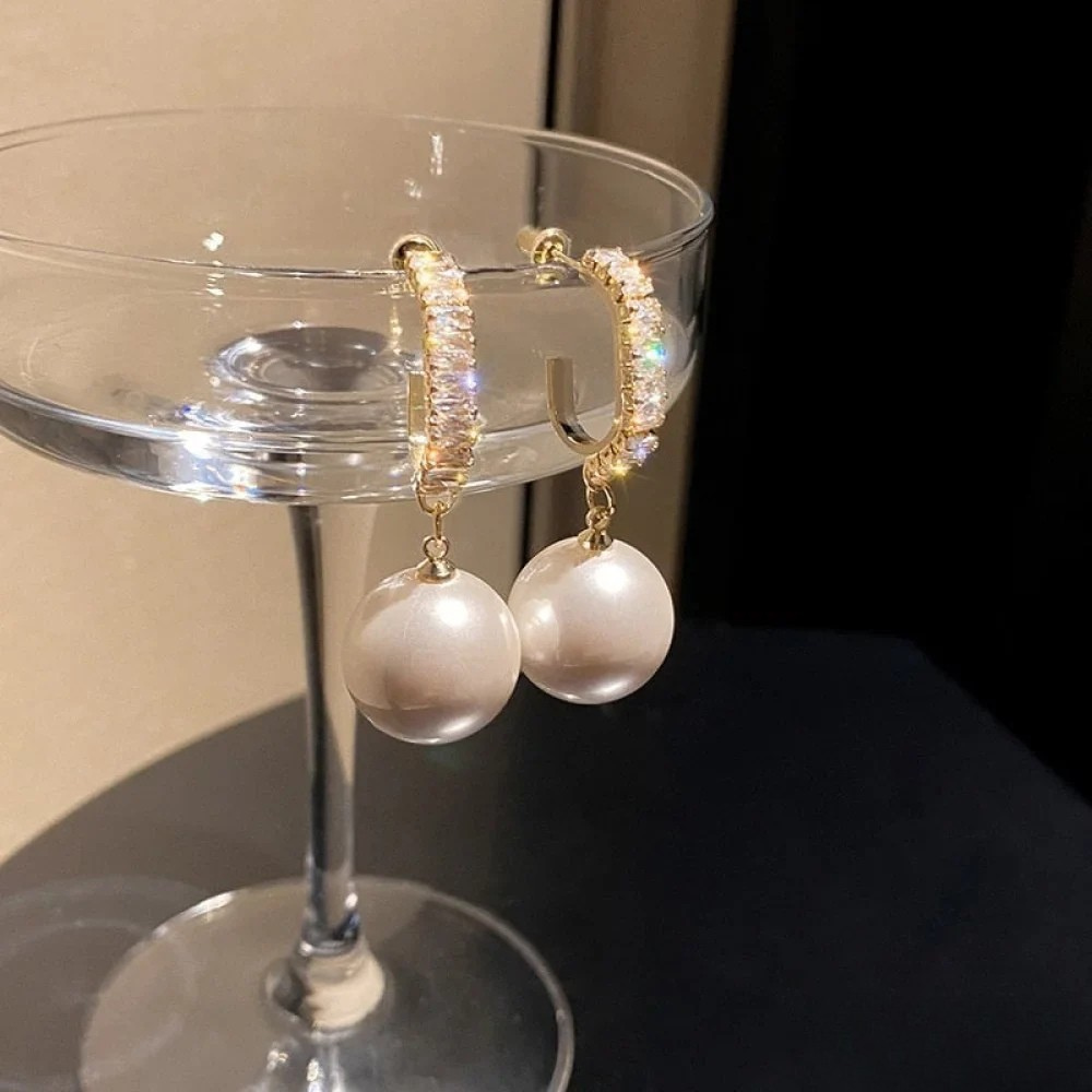 Chic Pearl and Zirconia Earrings