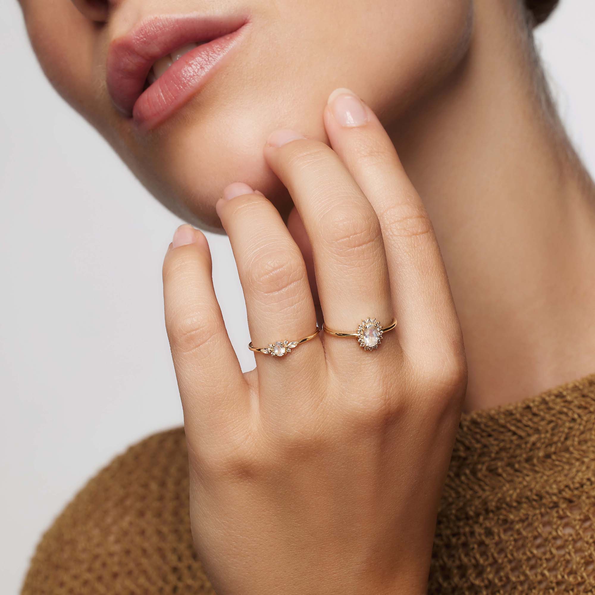 Lioravelle | 18k Gold Violet Diamond Ring