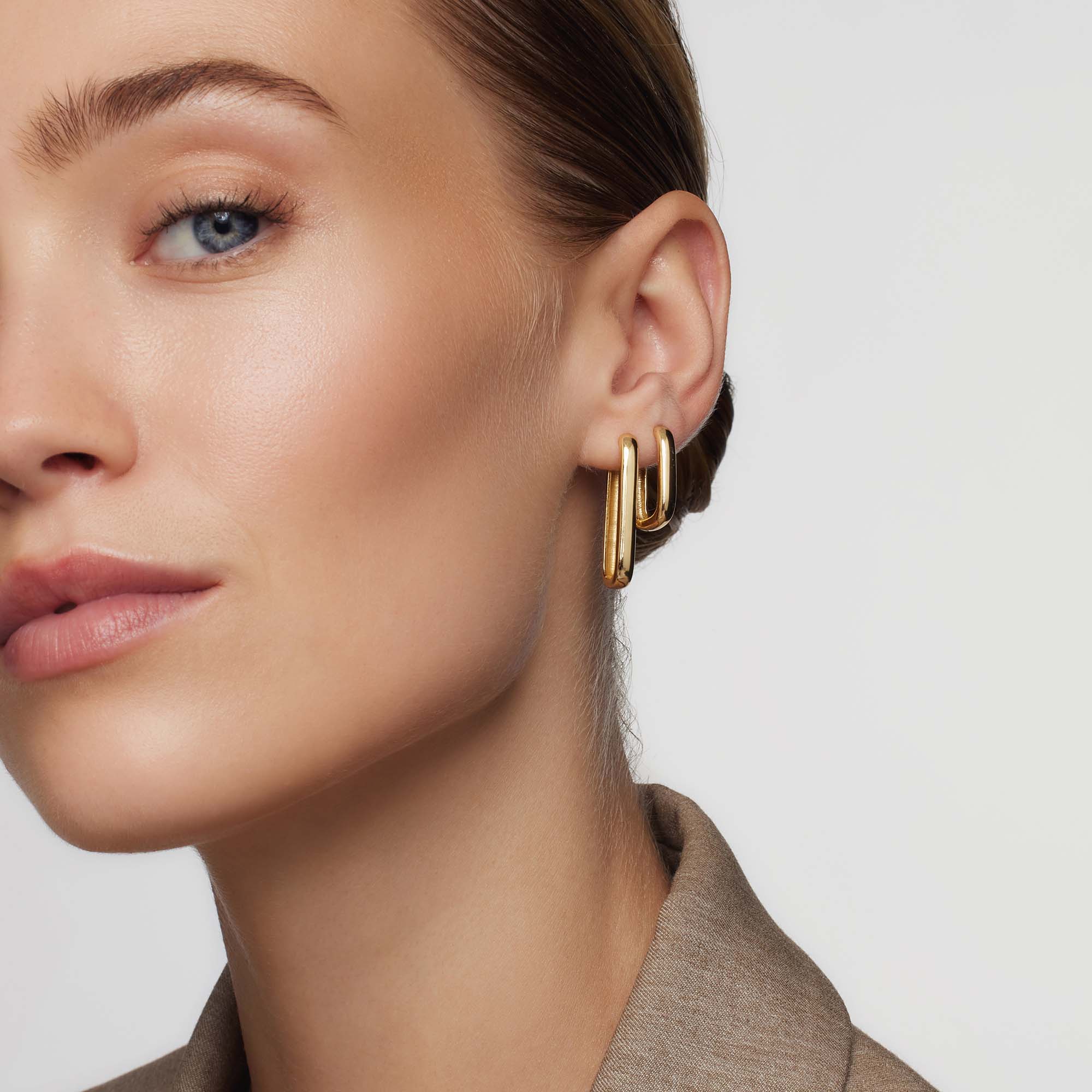Vivarynne | 18K Gold Icon Hoop Earrings