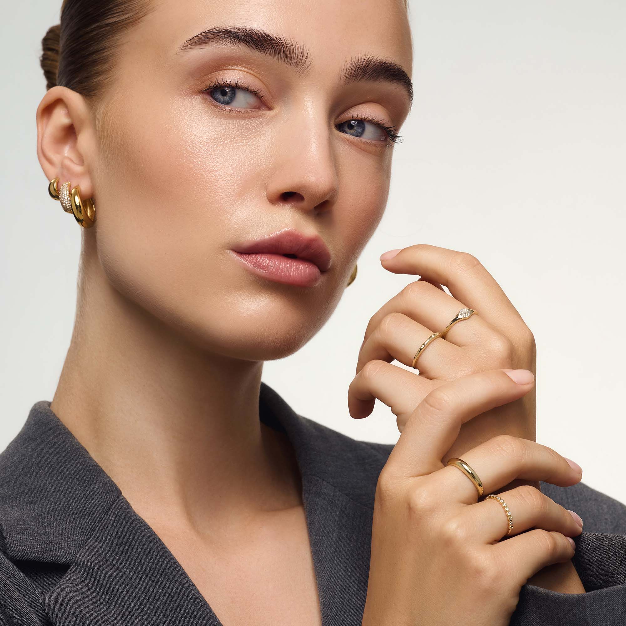 Isavianne | 18K Gold Diamond Ring