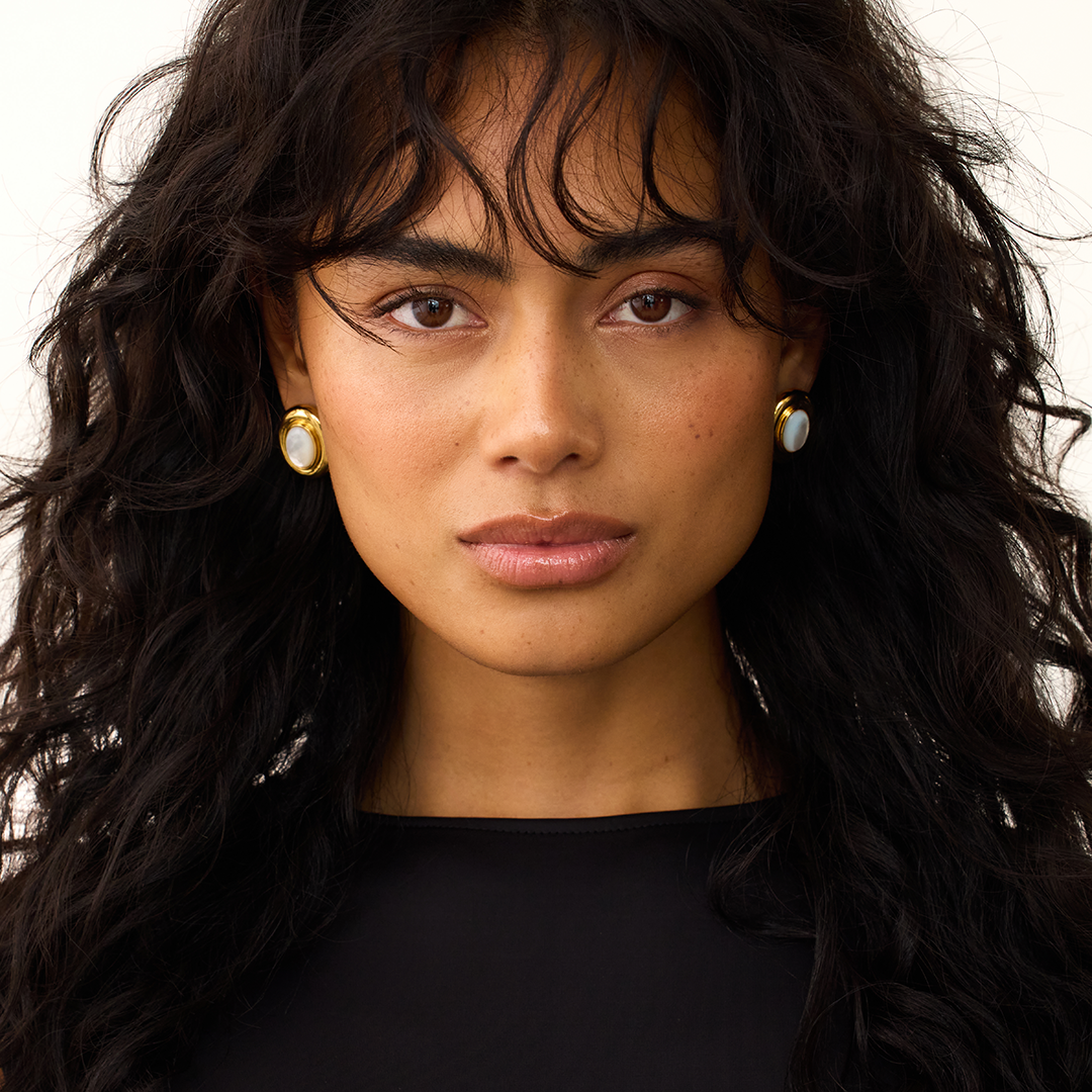 Ameliyana | 18k Gold Stud Earrings