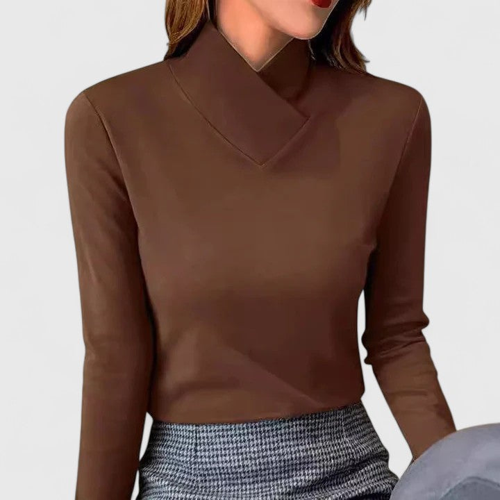 Yulienne | Sophisticated Turtleneck
