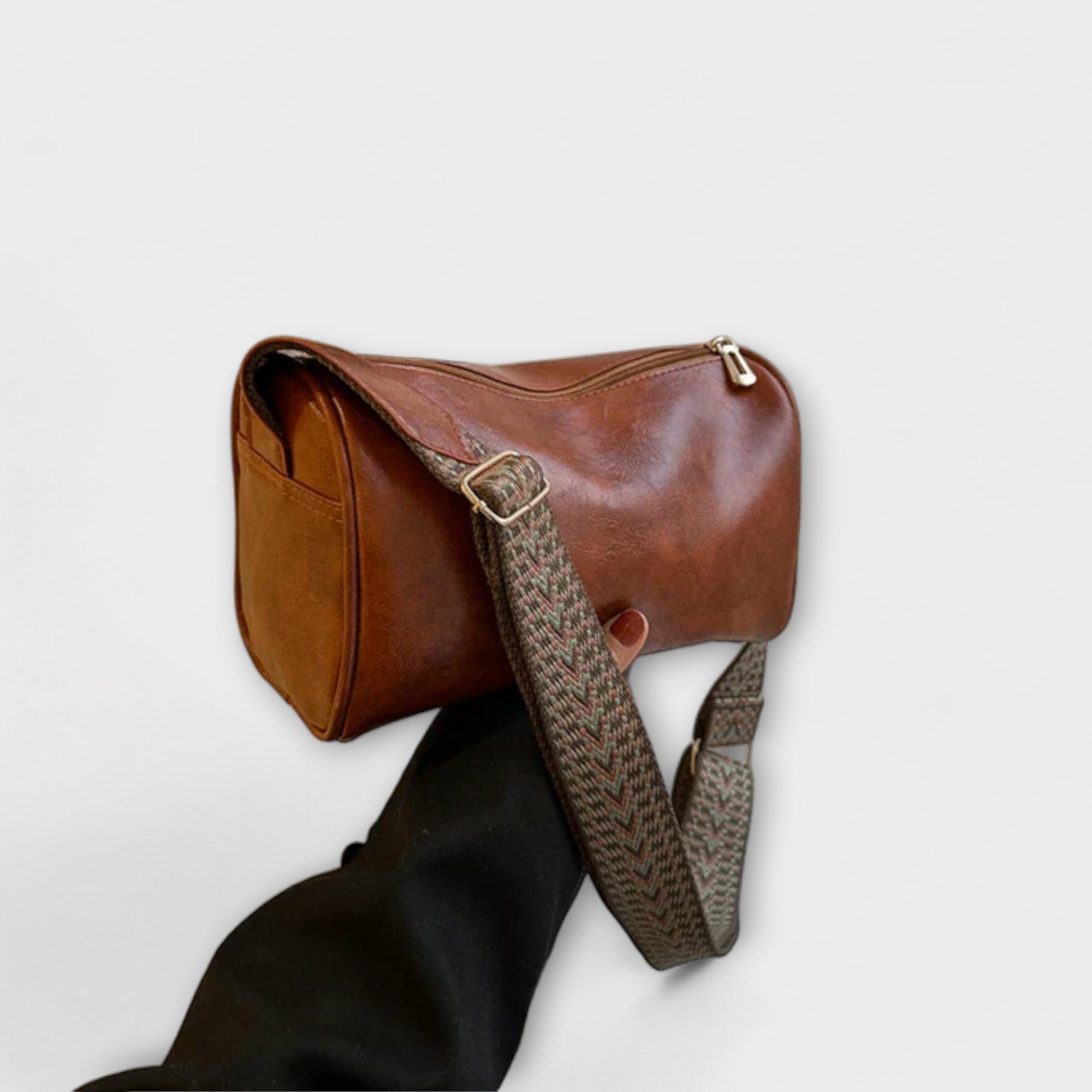 Olivia - Retro-Inspired Crossbody Bag