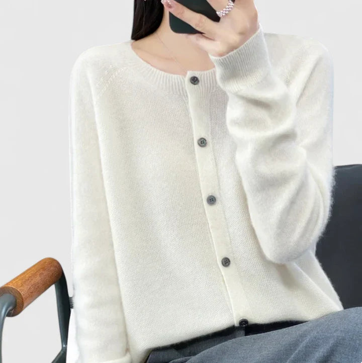 Lyxandria | Cozy Cardigan for Ultimate Comfort