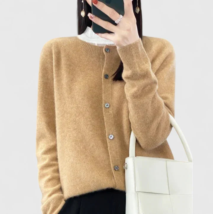 Lyxandria | Cozy Cardigan for Ultimate Comfort