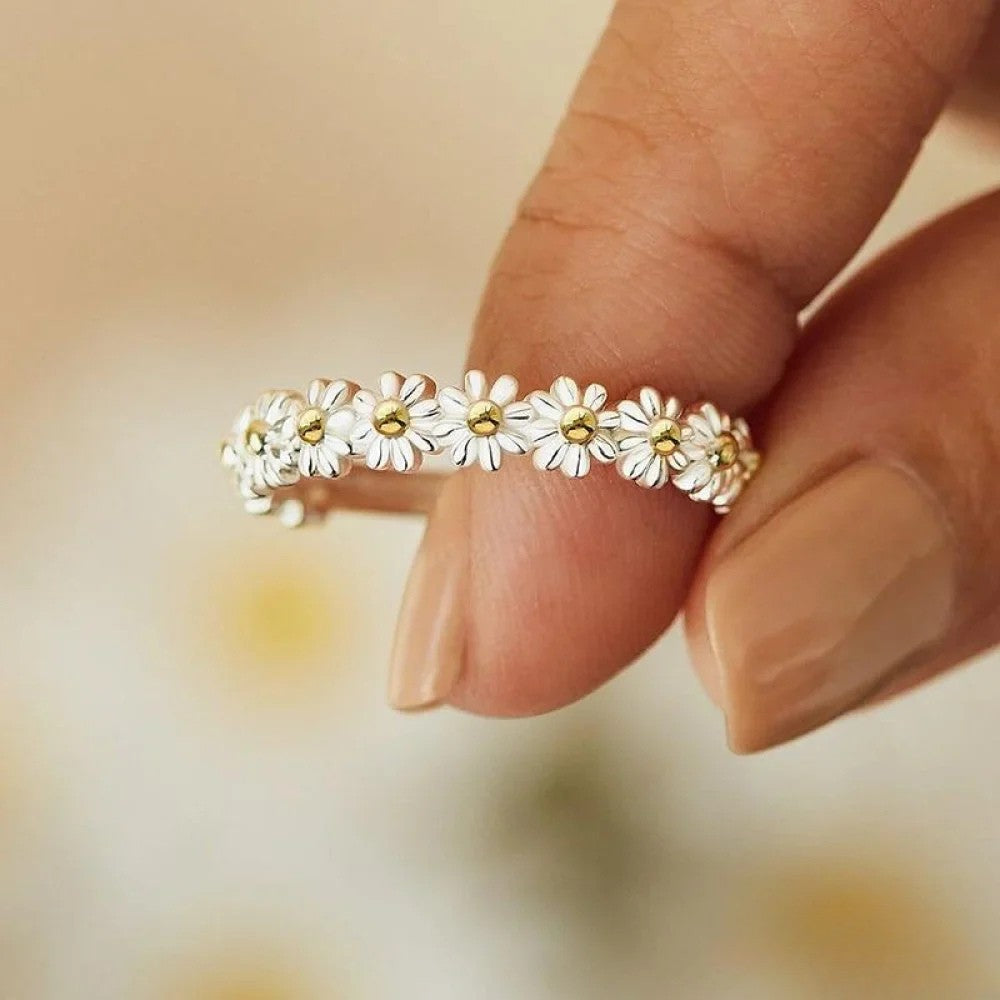 Adjustable Silver Ring Featuring Hand-Painted Enamel Daisy Design