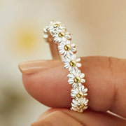 Adjustable Silver Ring Featuring Hand-Painted Enamel Daisy Design
